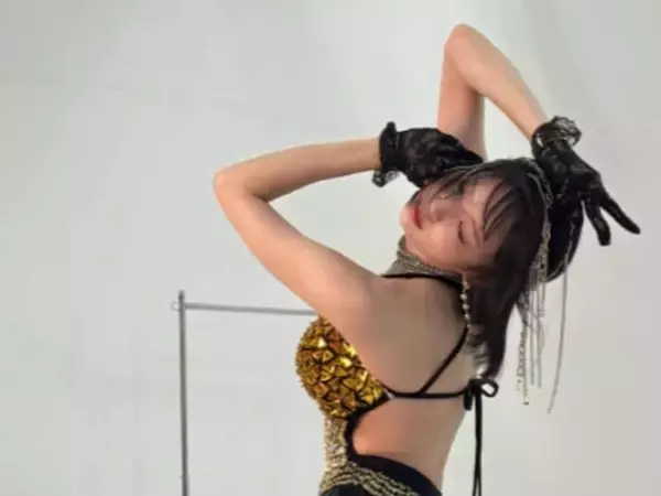 「身体ひん曲がってるじゃん！」岡田紗佳、驚きの柔軟性に「すごいことなってる…！」「なんの仕事なのか」反響