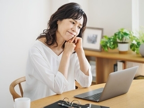 現預金200万円「投資に全振りしたいのが本音だが、年齢も年齢なので我慢」55歳女性の考え