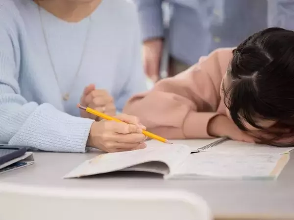 月26万超の塾代、毎朝6時のドリル伴走…約600万を投じてわが子を「最難関」へねじ込んだ母の告白