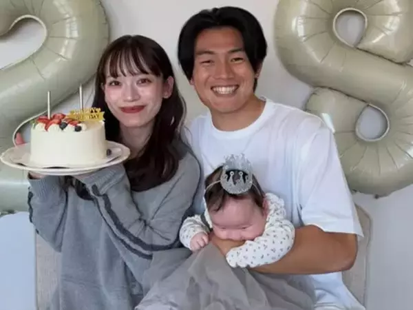 「幸せそう」サッカー日本代表・上田綺世、28歳バースデーの家族ショット！ 「ベビちゃんも可愛さ増し増し」