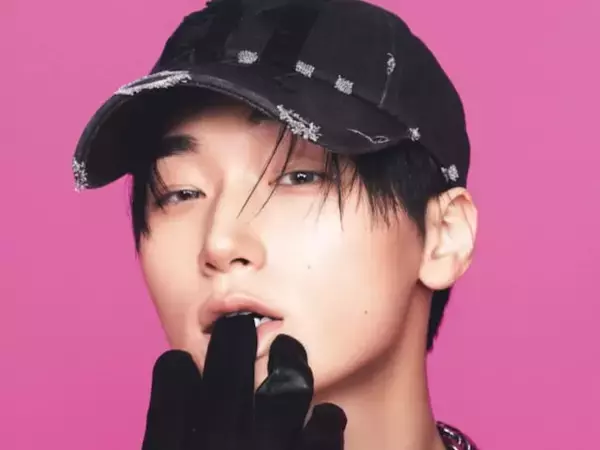 「なんて服着せてんのよ！」バズり中男性アイドルが大胆肌見せ！ 「セクシーすぎて…」「やばい！」