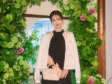 「「大変色っぽくなりましたね」谷まりあ、美脚ショットに反響「可愛すぎて眩しくて見れない」「足綺麗」」の画像1