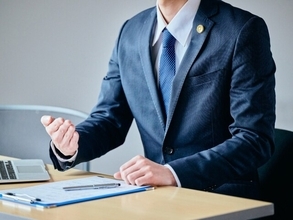 「預貯金額の正確な数値を知らない」35歳介護士男性、年収300万円。親の生活を支える実家暮らしのリアル