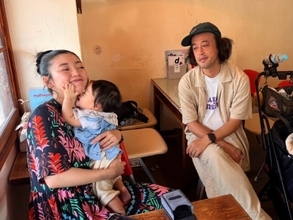 「母になるということ」お笑い芸人の美人妻、子どもとの親子ショットに「愛ですね」「やっぱ尊い」反響