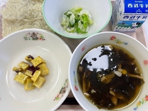「これもう内部告発だろ……」入間市、給食メニューに心配の声「育ち盛りにこれは酷」「判断が難しい」