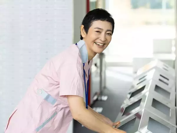 64歳でパート勤務。年金を受け取りますが、健康保険の扶養のままでいるにはパート収入はいくらまで？