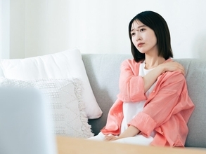 「一度戻ると、再度出ていくのが難しく」39歳派遣社員女性、貯金100万円。両親を支える実家暮らし