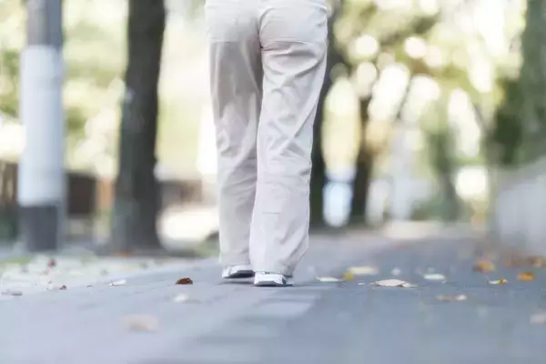 貯金1500万円を切り崩しながら「無料で音楽を聴いたり、散歩を楽しんだり」65歳女性の老後生活