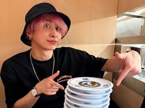「こんなに食べれるの！？」佐久間大介、くら寿司を満喫する姿を公開！ 「なんでスタイルいいんですか」