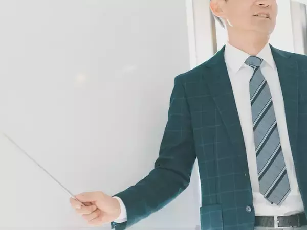 「無駄な支出を徹底的に省くのが信条です」世帯年収980万円・60歳学習塾副校長の“リアルな収支内訳”