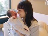 「「ママもパパも若いのに4人目!?」40歳・浜田翔子、第4子出産を報告！ 「AIかと疑うくらい美しい家族」」の画像1