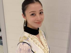 身長を知って驚いた「20代女性俳優」ランキング！ 2位「橋本環奈」をわずか1票差で抑えた1位は？