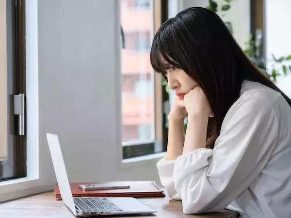 「弟と手取りが一緒だった。国に取られるだけなら頑張りたくない」20代女性の夏ボーナス80万円予想