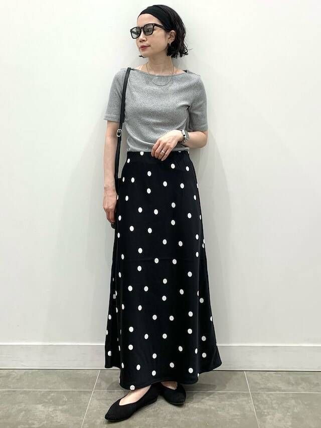 大きめの水玉が大人かわいい！【GU】2990円「ドットスカート」でつくる40代の洗練夏コーデ