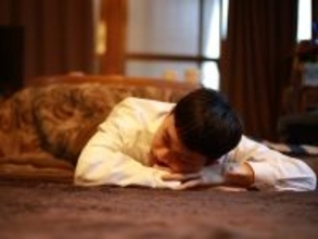 「一人は寂しいけれど……」この年末年始、“ぼっち確定”アラフォー男女の「ささやかな希望」