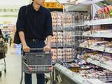「以前は400円台→今や600円以上…世帯年収1000万円・38歳男性が「物価高」で買い控えるようになったもの」の画像1