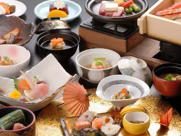「【神奈川県で泊まってよかった】非日常のくつろぎが待つ箱根湯本の温泉旅館。美しい景色、温泉、食事が記憶に残る「ホテルおかだ」」の画像