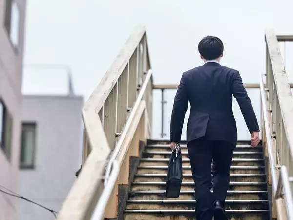 「0円にしても案外問題なかった」世帯年収600万円・31歳男性が“旅行”のために真っ先に削った支出