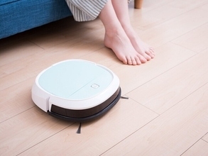 「床がピカピカ」「気持ちいい」買ってよかった高額商品で“ロボット掃除機”を選んだ人たちの体験談