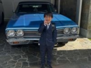 「もうこの年で高級車が似合う」中田翔、イケメン息子のランドセル姿に反響「パパそっくりでカッコ良すぎ」