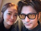 「「ラブラブ」速水もこみち＆平山あや、結婚記念日のツーショット公開！ 「美男美女」「カッコ良すぎ」」の画像1
