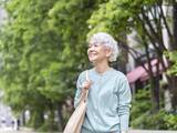 「資産1800万円「朝の散歩や美術館巡り。小さな楽しみを日々感じられる」65歳女性の健やかな老後」の画像1
