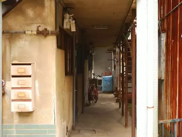 「引っ越したくても」「審査に通るだろうか……」高齢者の約5割が住み替えを諦める、複数の壁