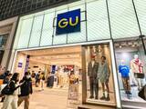 「「全色買います」「黒が欲しいです…」GUの“3Dバレルジーンズ”がこなれ感抜群。立体シルエットで脚長見え」の画像1