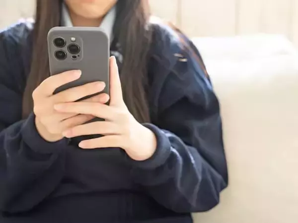 高校生の7割超がAIの助言で実際に行動。「みんなの前で告白して」で失敗も…AIに悩みを託す若者たち