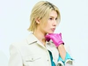 「国宝になっちゃってるよ」ラウール、MVの美しいオフショット公開！ 「内臓何処にしまってますか？」