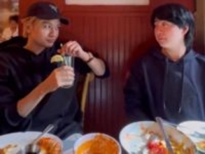 「オフ感満載でかわいい」中島健人、ミセス大森との海外ショットを公開！ 「途中の見つめ合い何WWW」