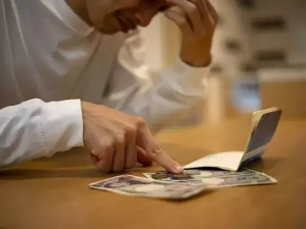 年金を65歳からいただいています。働いて厚生年金保険料も払ってますが、払わなくてもよろしいのでしょうか？