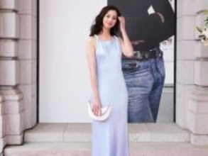 「いま世界一美女かもしれない」中条あやみ、ボディライン際立つドレス姿を披露！ 「頭身どうなってるの」