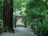 「神社で急な雨や風……実は吉兆？ 「神様に歓迎されている人」に現れる6つのサイン」の画像1