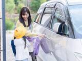 「「どうせ通り道でしょ」子どもの送迎に毎回同乗してくるママ友にイライラ……。どう対処すべき？」の画像1