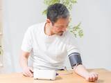 「「朝晩血圧を測る。帽子の中には保冷剤」昨年8月の電気代1万7000円、67歳男性の夏の乗り切り方」の画像1