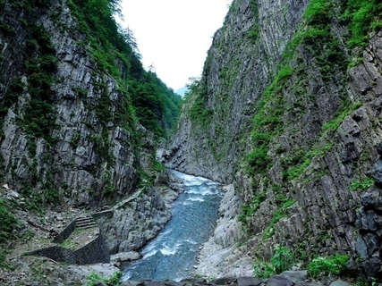 長期休みに行きたい「新潟県の穴場秘境」ランキング！ 2位「清津峡」を抑えた1位は？【2025年調査】