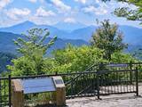 「穴場な「富士山絶景スポット」ランキング！ 2位は都心から約1時間の「高尾山」、では1位は？」の画像1