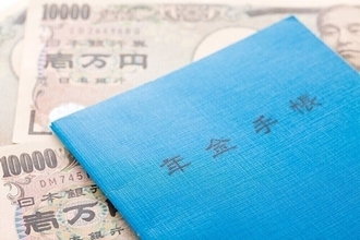 71歳から再就職しました。社会保険に加入しましたが、このまま働き続けたら年金は上がるのでしょうか？