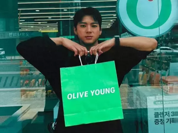 「韓国オッパになっているっ」山田裕貴、初めての韓国満喫ショットを披露！ 「卒業旅行の男子みたい」