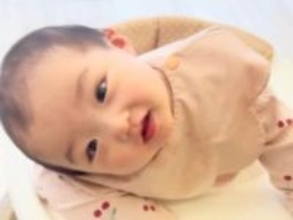 杉浦太陽、第5子の“決めポーズ”公開！ 「ねぇ〜って言うと一緒に首を傾けて」「そうだよねぇ〜ポーズ」