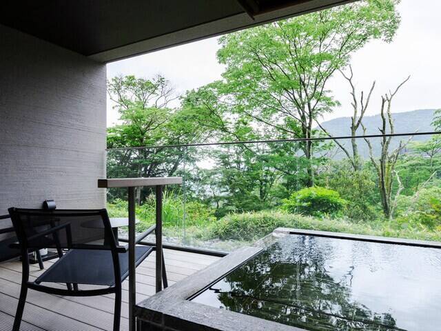 【神奈川県で泊まってよかった】「箱根・強羅 佳ら久」は箱根連山と相模湾を望む絶景の名宿。多彩な温泉と五感で味わう美食でとっておきの滞在を