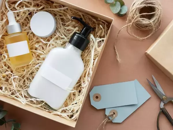 投資で家計節約 「体温計やクリームがタダでもらえる」48歳女性が選ぶ優待銘柄