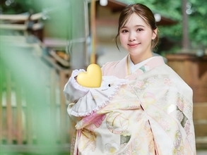 「すっかりママの顔」藤田ニコル、娘とのお宮参りショットを披露！ 「可愛いよー」「ママルンになっても素敵」