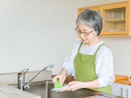 月の年金5万1224円「調理や掃除はまとめて行い、できるだけ家で過ごす」65歳女性の物価高の生活
