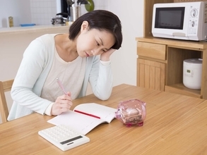 64歳10カ月で退職した場合、失業給付と65歳からの年金は両方受け取れますか？