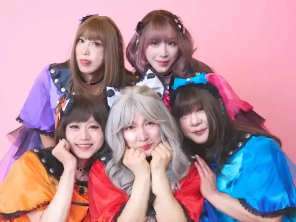 「変貌っぶりがすごい」芸人のアイドル集合ショットに「まぢでガクとは思えんくらい化けとる」反響！