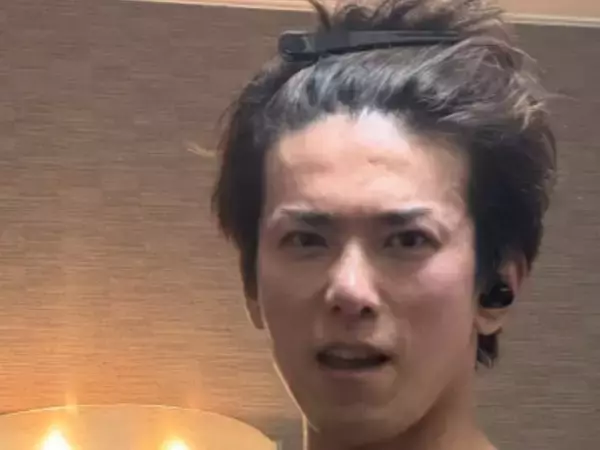「じん様のじん様が！！！」モナキ・じん、筋肉披露にファン歓喜！ 「これ無料で見れるのおかしい」