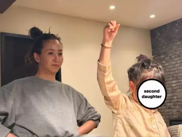 「王騎将軍スタイル」庄司智春、妻・藤本美貴の“厳しい師匠”姿を披露！ 「笑っちゃってんじゃん」