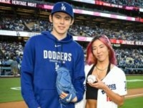 佐々木朗希、なでしこジャパン美女とのツーショット公開！ ドジャース始球式に登場。X JAPANのYOSHIKIも